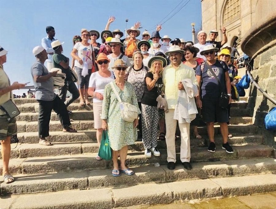 India Karni guests enjoying their journey