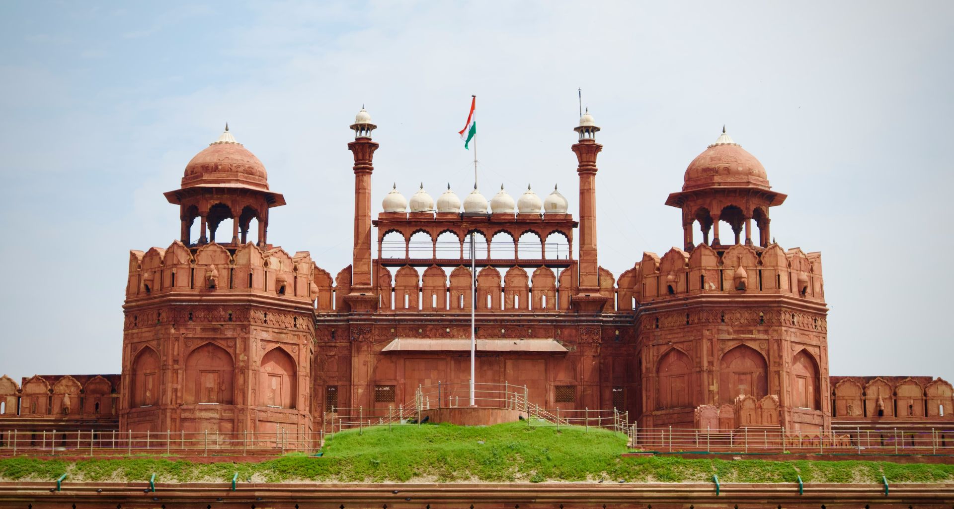 Enjoy the history of Delhi before heading to the Pink City, Jaipur