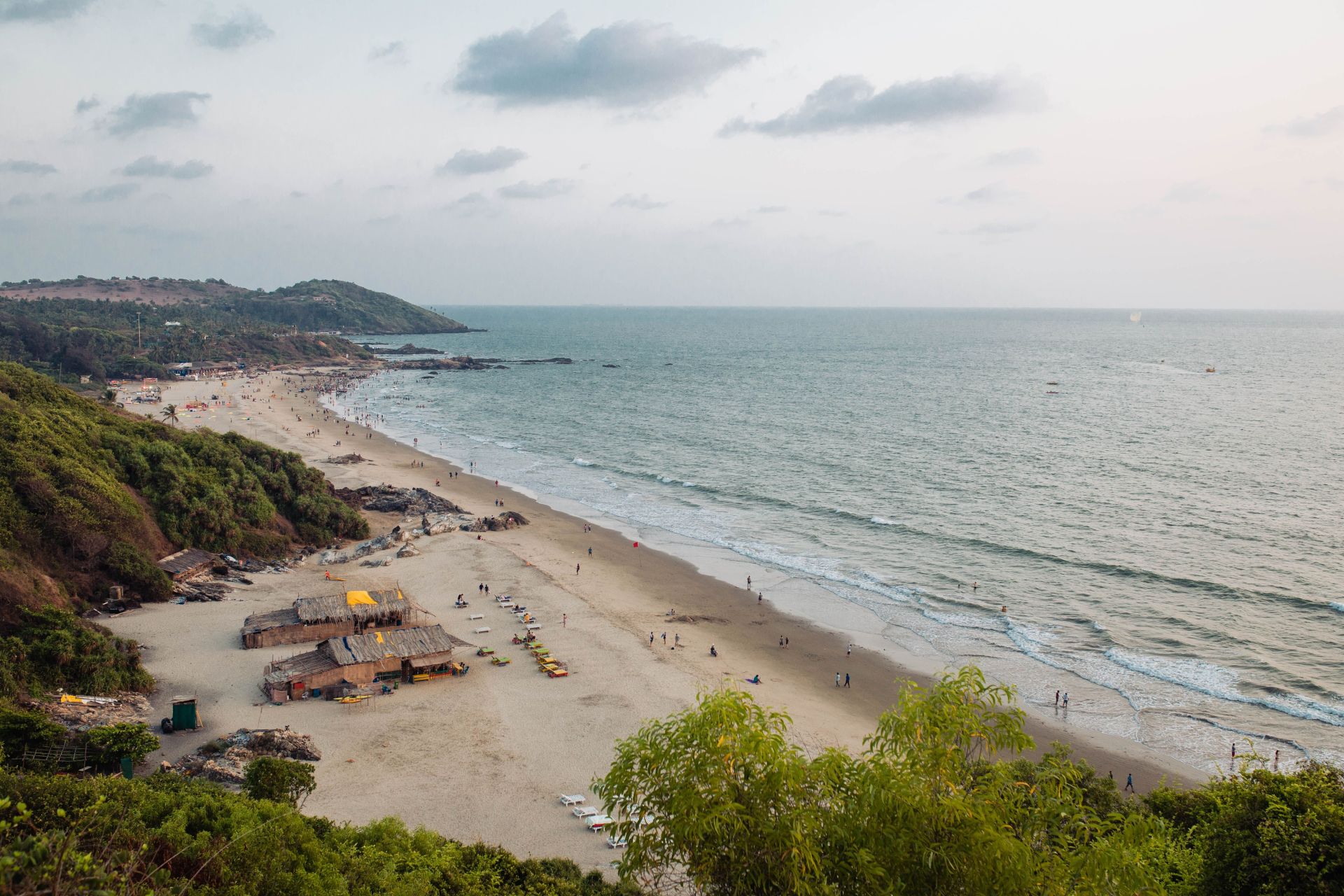 Bid farewell to the Land of Taj as you head towards Goa via Delhi