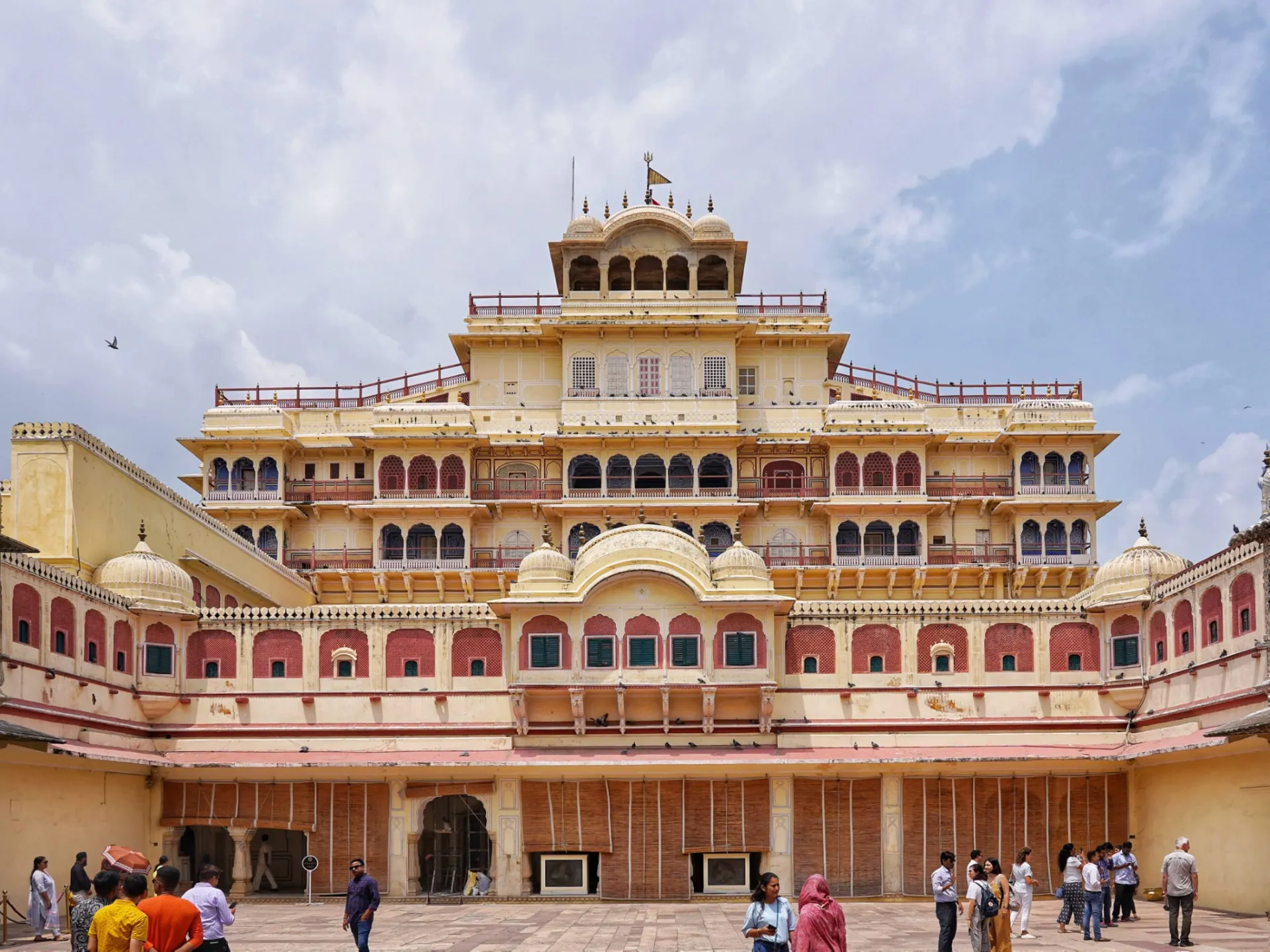 Bid Adieu to the Land of the Taj and head to the Pink City (Jaipur)