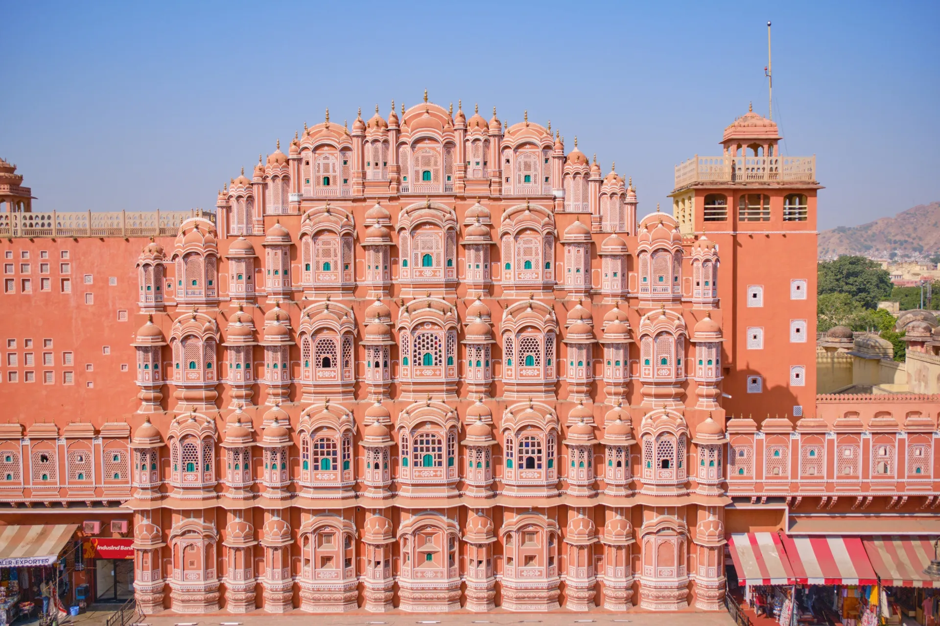 Bid Adieu to the Land of the Taj and head to the Pink City (Jaipur)